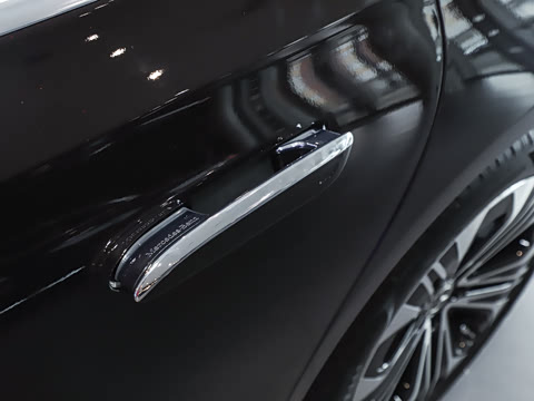 2026�� �Ŀ� E 300 L ������