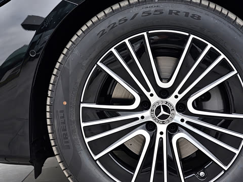 2026�� E 260 L 4MATIC