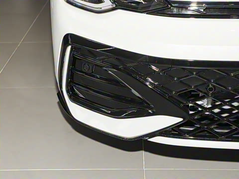 2025�� �Ŀ�� 300TSI R-Line