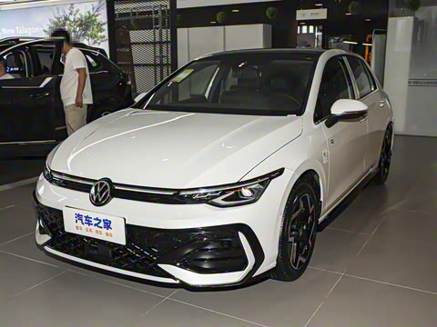 2025�� �Ŀ�� 300TSI R-Line