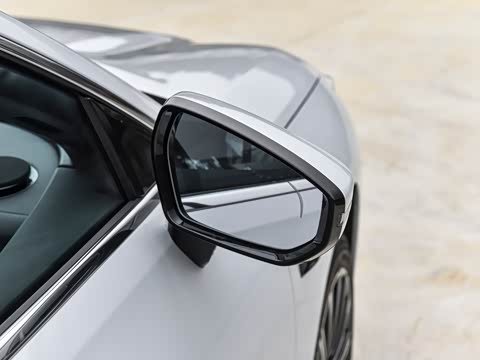 2026�� 225km EM-i Զ�����ǺӰ�