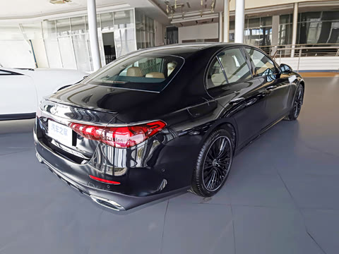 2026�� E 300 �������˶���