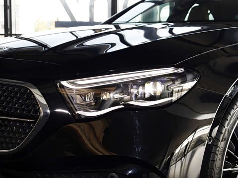 2026�� E 300 �������˶���