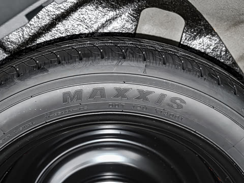 2025�� 2.0L XL-TLS ������