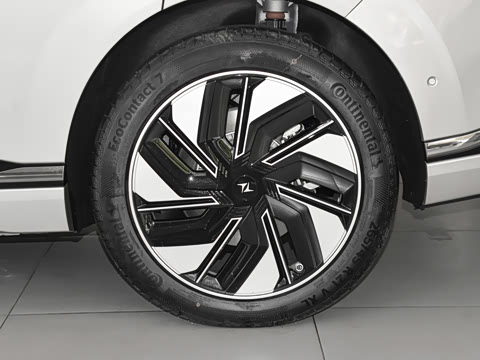 2025�� 210Ultra���Ȱ� 6��