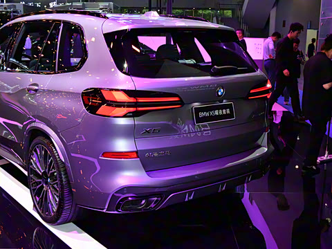 2025�� xDrive 40Li ������M�˶���ҹ��װ