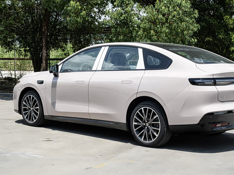 2027�� 590������