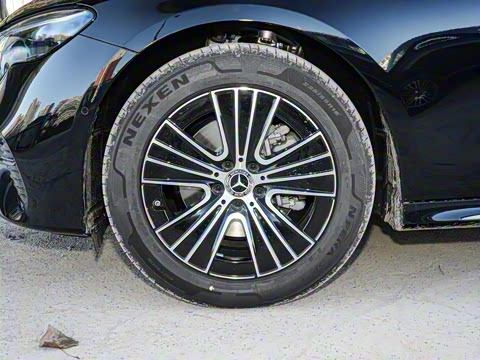 2026�� E 260 L �����