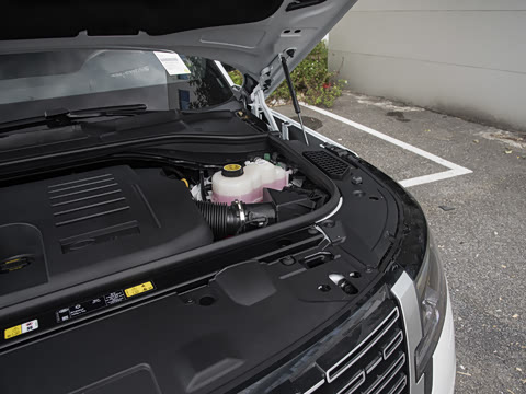 2026�� 3.0 L6 400PS AB�����