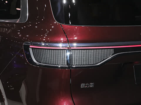 2025�� ���� Ultra�� 53.4kWh 6���� (896�߼����״