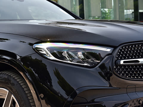 2026�� �Ŀ� GLC 260 4MATIC ����SUV