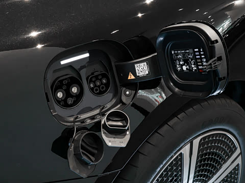 2025�� 500 4MATIC