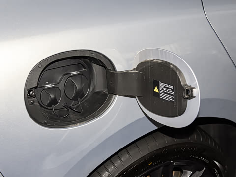 2026�� EV �Ǽݰ� 705KM����������