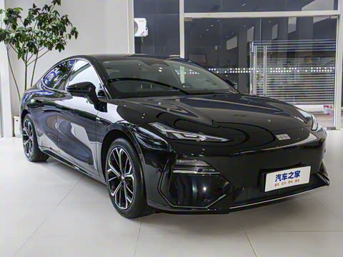 2025�� 700km Զ���Ǽݰ�