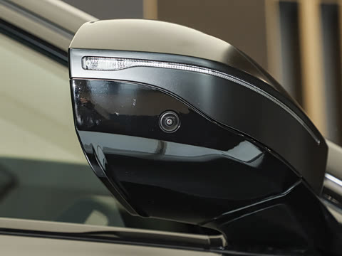 2026�� 740Li ��Ӱ��ذ� M���ܰ��˶���װ