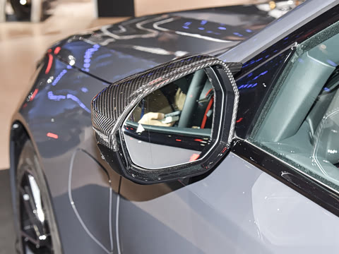 2025�� M5