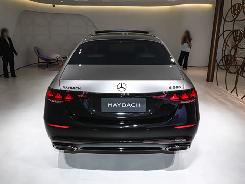 2027�� S 580 4MATIC Night Series