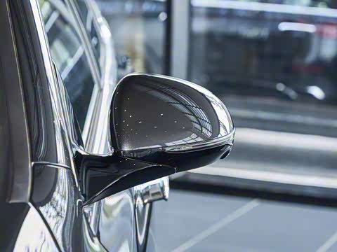 2025�� �Ŀ� E 300 L ʱ���˶���