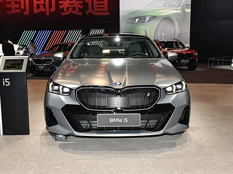 2026�� �Ŀ� xDrive 50L M�˶���װ