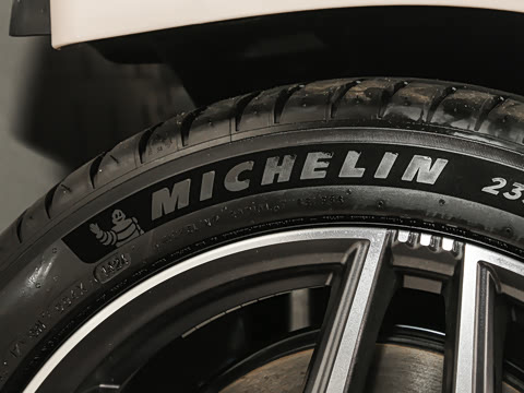 2025�� �Ŀ� 710 Max��