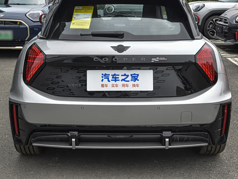 2026�� JOHN COOPER WORKS