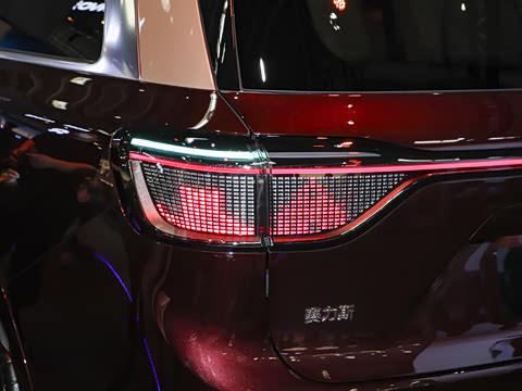 2025�� ���� Ultra�� 100kWh 6���棨896�߼����״