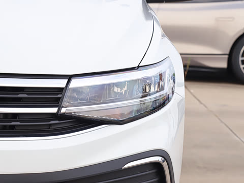 2025�� �Ŀ� 280TSI DSG���а�