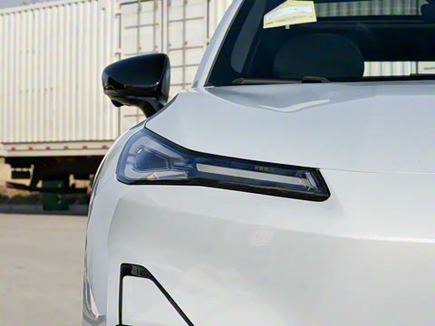 2026�� 215Max���̰�