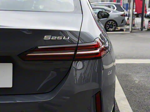 2026�� 525Li M�˶���װ