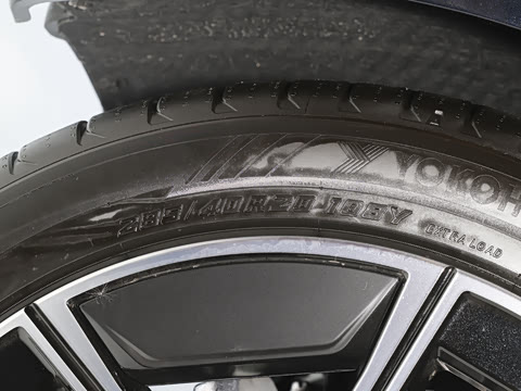 2026�� 735Li M�˶���װ