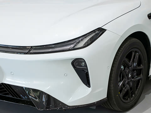 2026�� 535 MAX�����