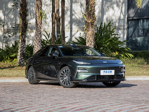 2026�� 225km EM-P Զ�����ǺӰ�+ҫҹ��װ