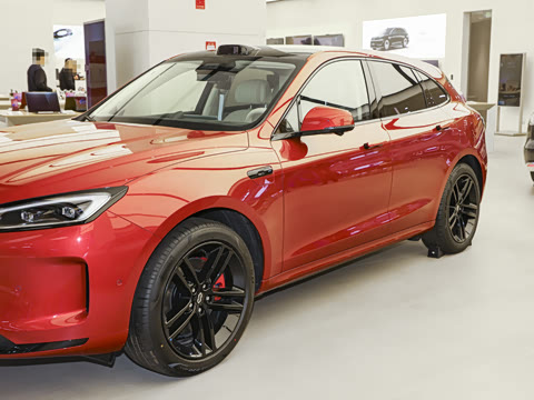 2025�� ����   Ultra ������