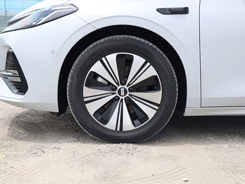 2026�� EM-i 235km ̽��+��