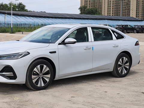 2026�� EM-i 235km ̽��+��