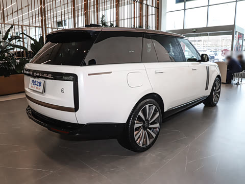 2025�� 4.4 V8 SV���ٴ����ӳ��� 4��