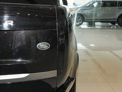 2025�� 3.0 L6 360PS ʢ����