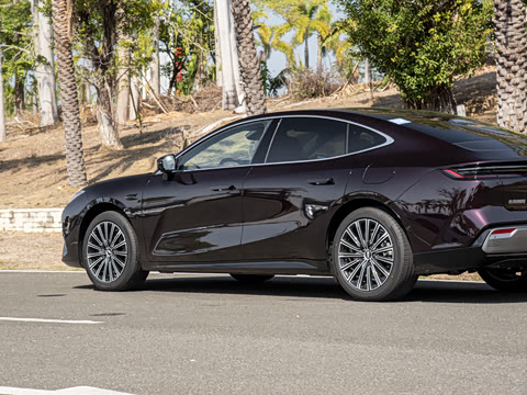 2026�� 225km EM-i Զ�����ǺӰ�