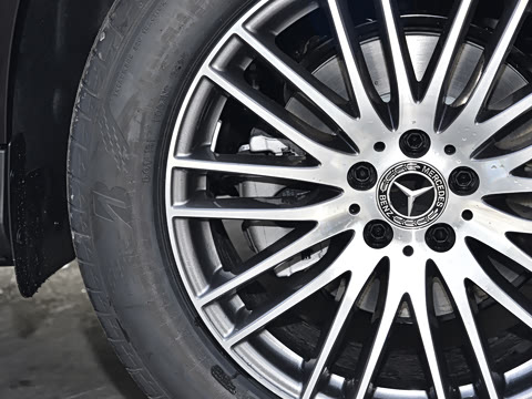 2026�� GLC 300 L 4MATIC ������ 5��