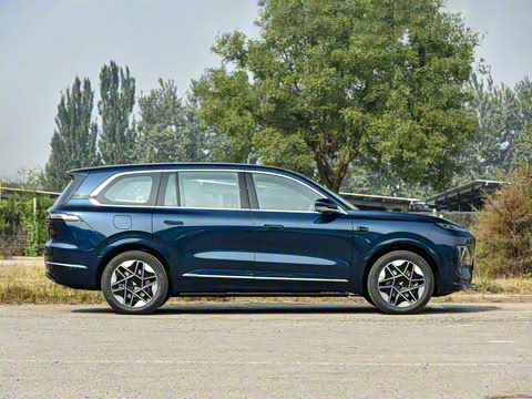 2025�� �Ŀ� ����Max