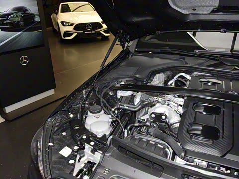 2026�� AMG C 43 4MATIC