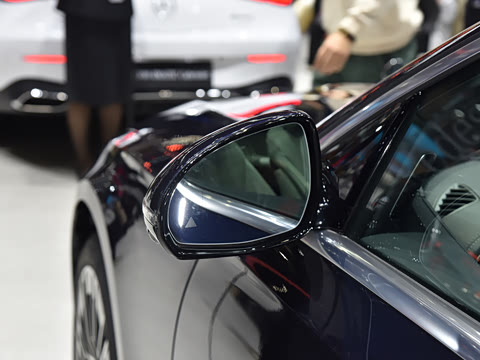 2026�� E 300 L �����