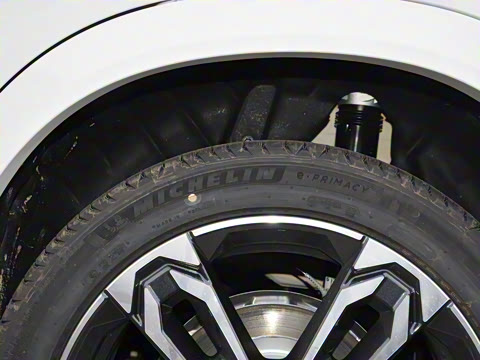 2025�� sDrive25i M�˶���װ