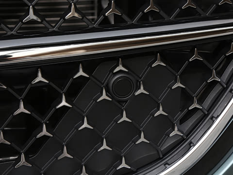 2025�� �Ŀ� E 260 L �˶���