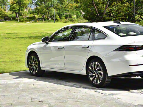 2026�� L 300TSI DSG ������