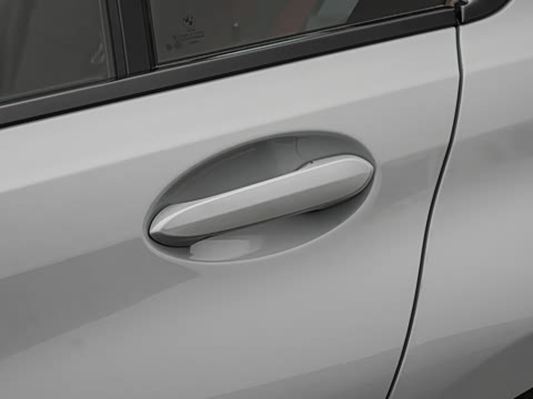 2026�� 330Li M�˶���ҹ��װ