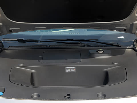 2025�� 820 Max