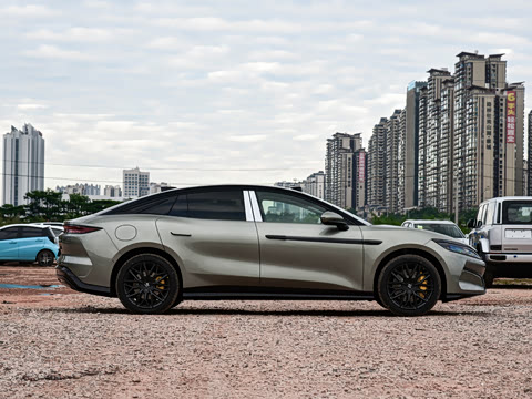 2025�� EV 701KM�����״�������