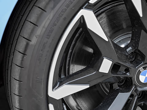 2026�� M240i xDrive