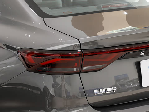 2027�� ���� 1.5L CVT������